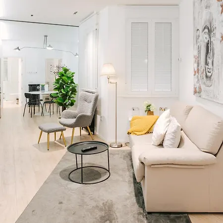 Lujoso Y Amplio Apartamento Con Parking Incluido Leon Exterior photo