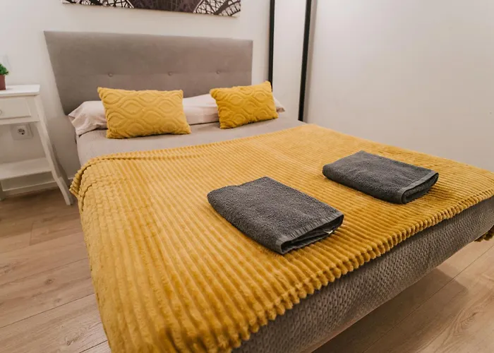 Lujoso Y Amplio Apartamento Con Parking Incluido
